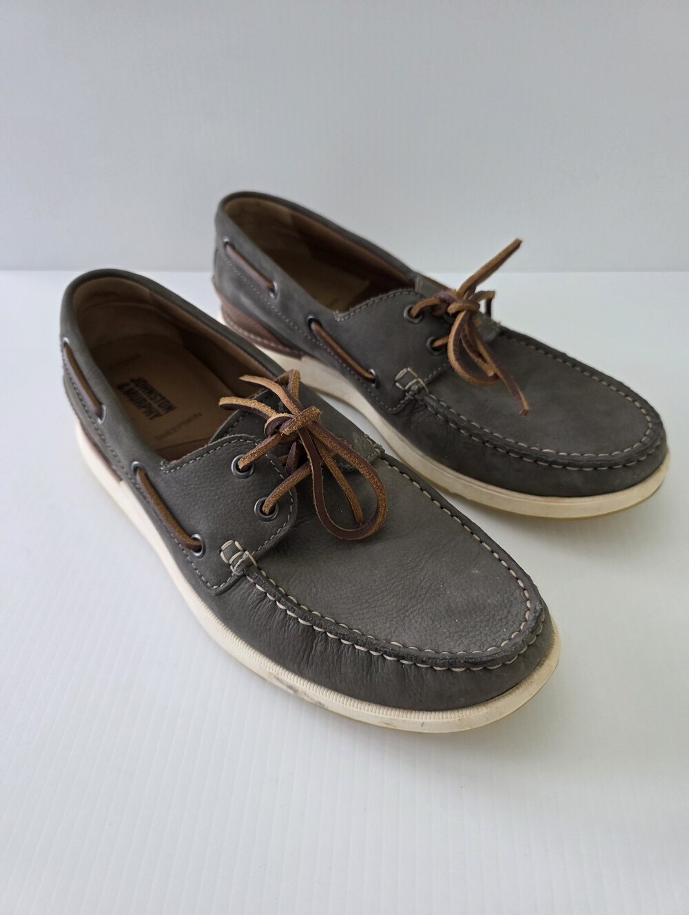 Johnston & Murphy 9M Men's Gray Leather Boat Shoes with Brown Laces